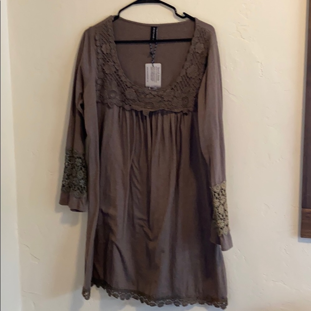 Sacred Threads Tunic Size XL. NWT